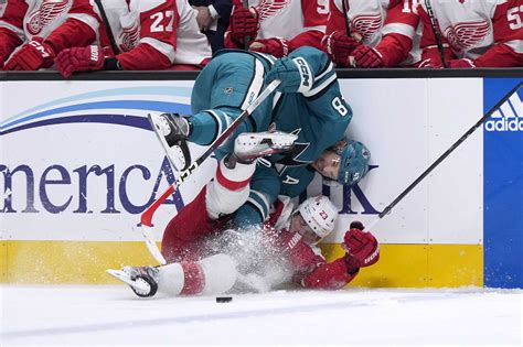 Perron scores twice as Red Wings win 5-3 to hand Sharks their 9th straight loss